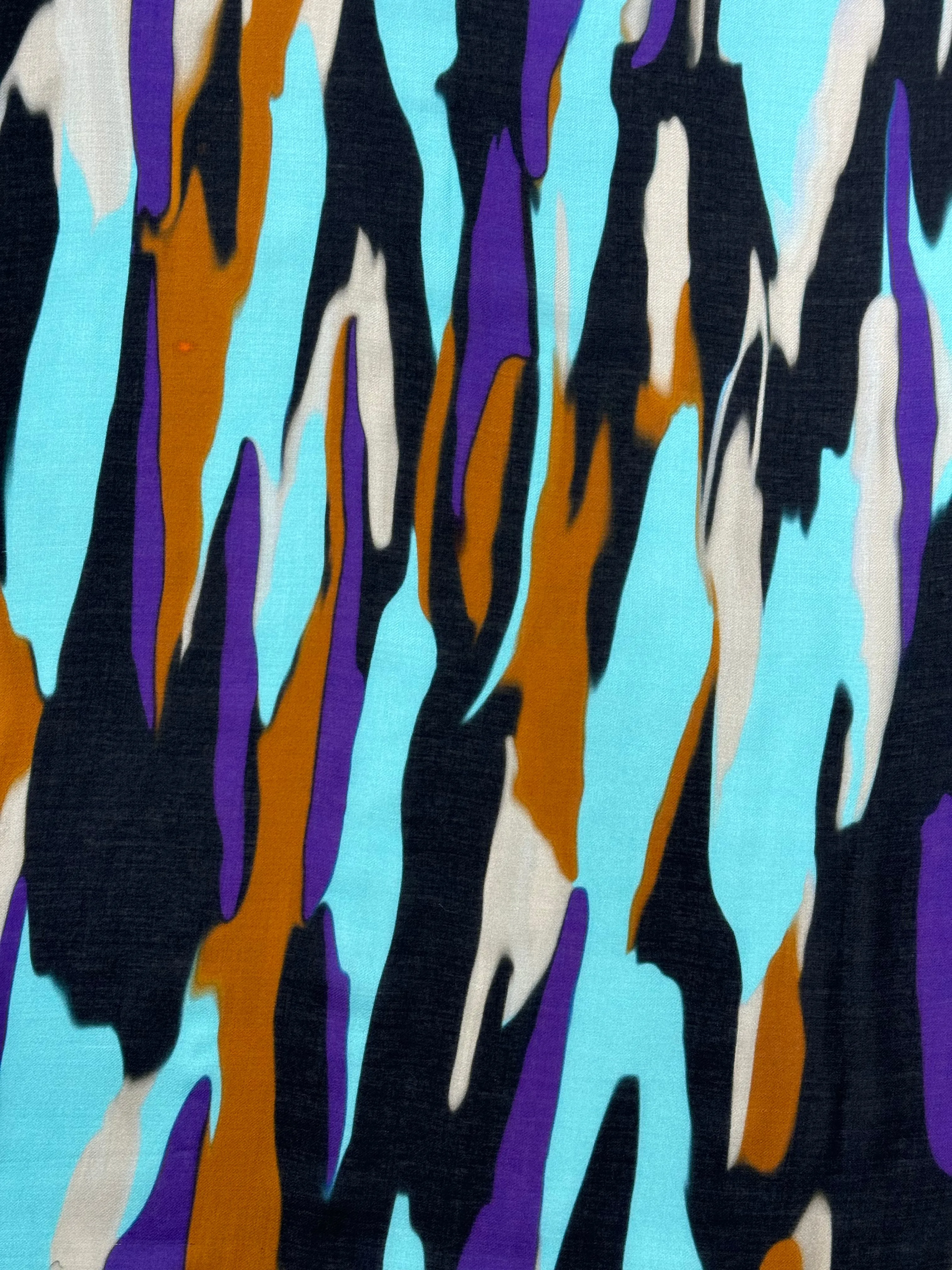 DS-1033 “ELECTRIC SAFARI" - JONATHAN SAUNDERS DIGITAL PRINT CASHMERE MODAL SCARF. MADE IN ITALY