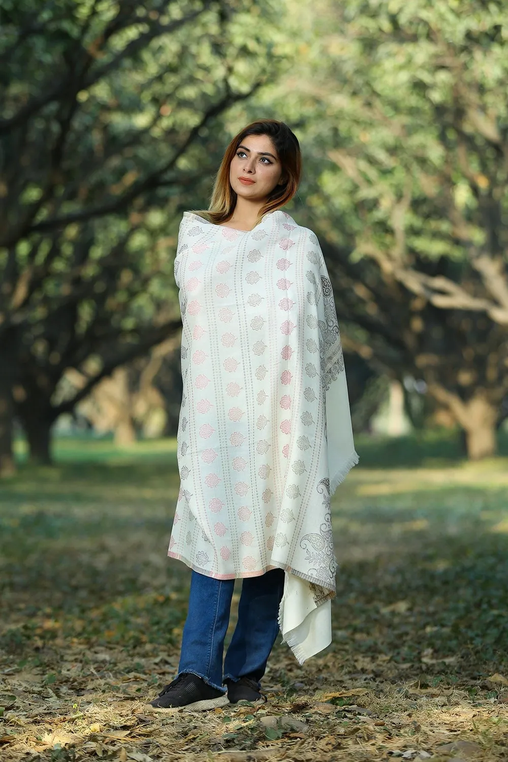 IVORY WHITE (PEARLY) COLOUR KANI SHAWL DEFINES FEMINISM AND ENHANCES GLAMOUR