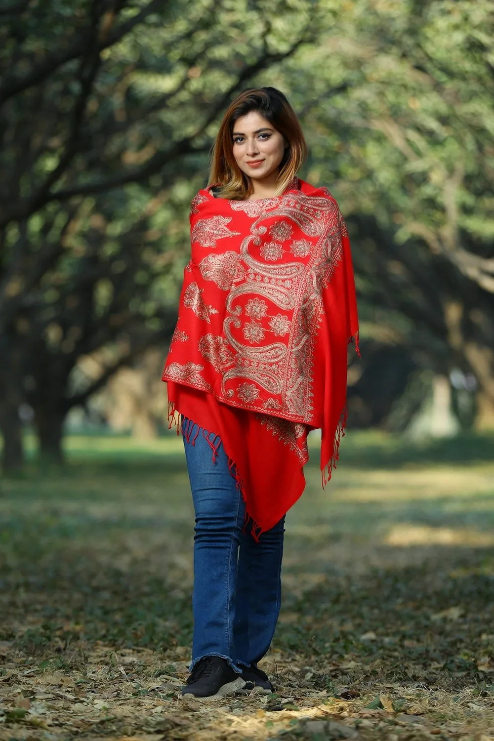 LOVELY RED COLOUR EMBROIDERED STOLE DEPICTS COURAGE AND RELIGIOUS FERVOR