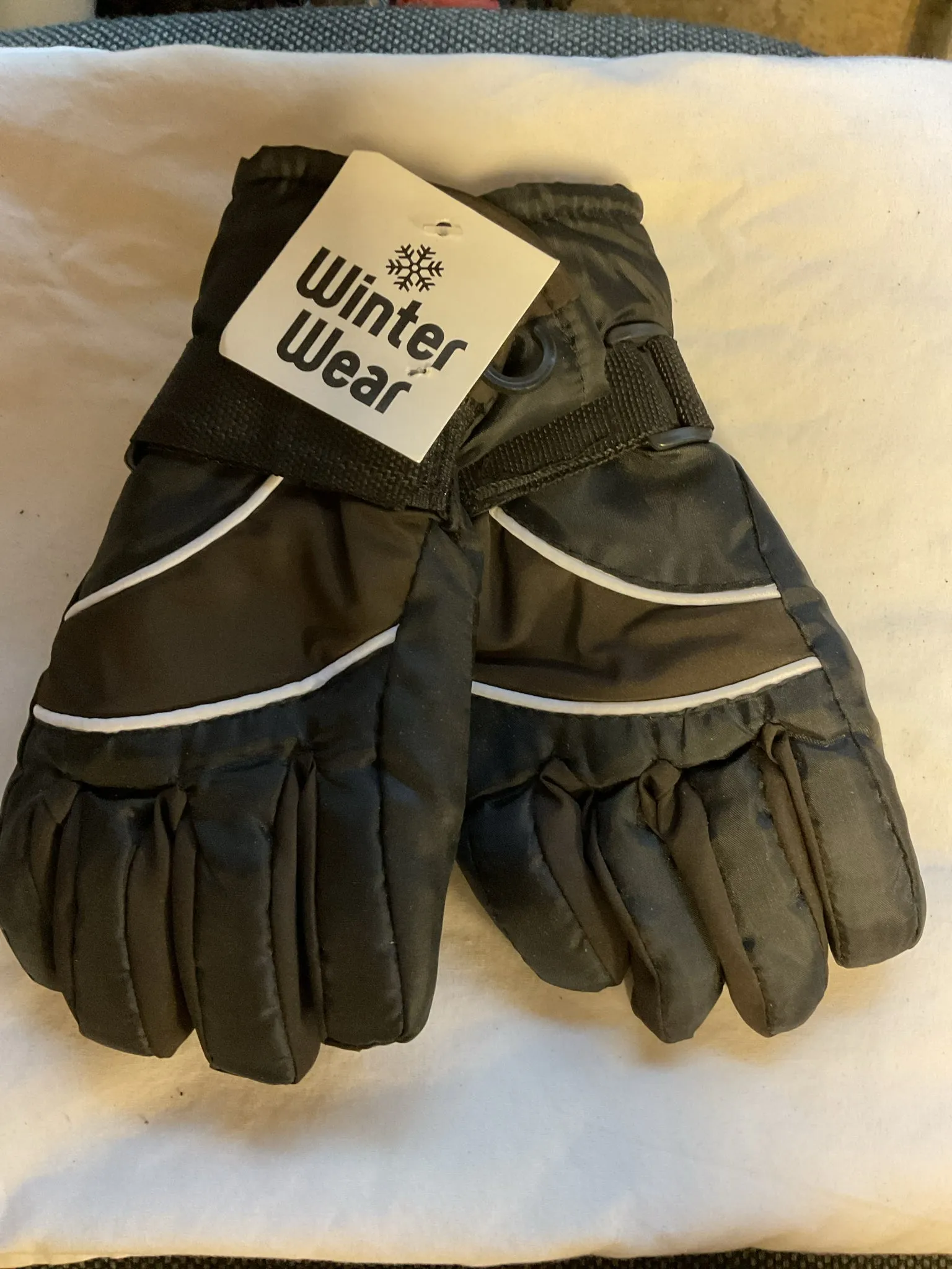 Winter Wear Gloves Kid's Small 6